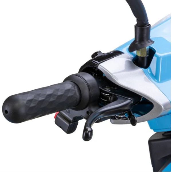 Bespoke Elite 3-wheel Heavy Duty Scooter Showing the Throttle