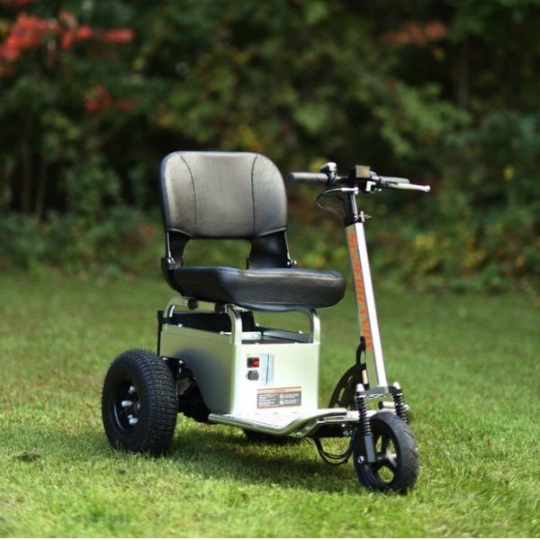 SuperHandy Electric Tugger Tow Tractor Car Standing on the Grass